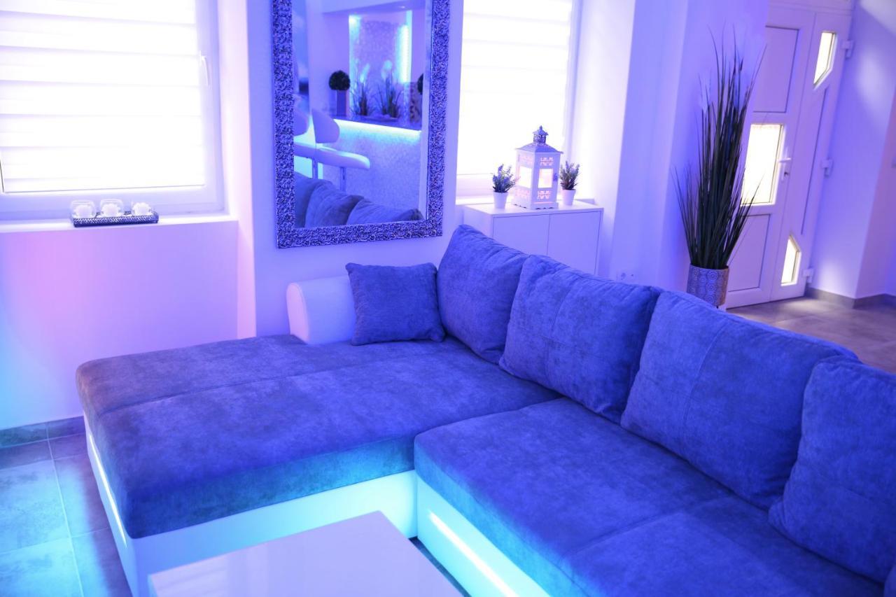 Villa Mit Whirlpool Fuer 32 Per Crikvenica Exterior foto