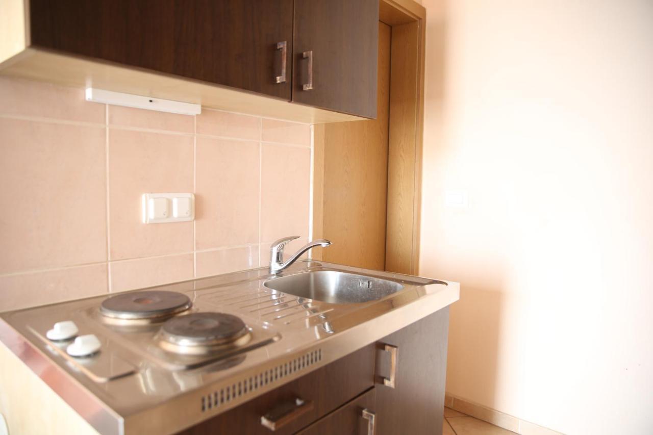 Villa Mit Whirlpool Fuer 32 Per Crikvenica Exterior foto